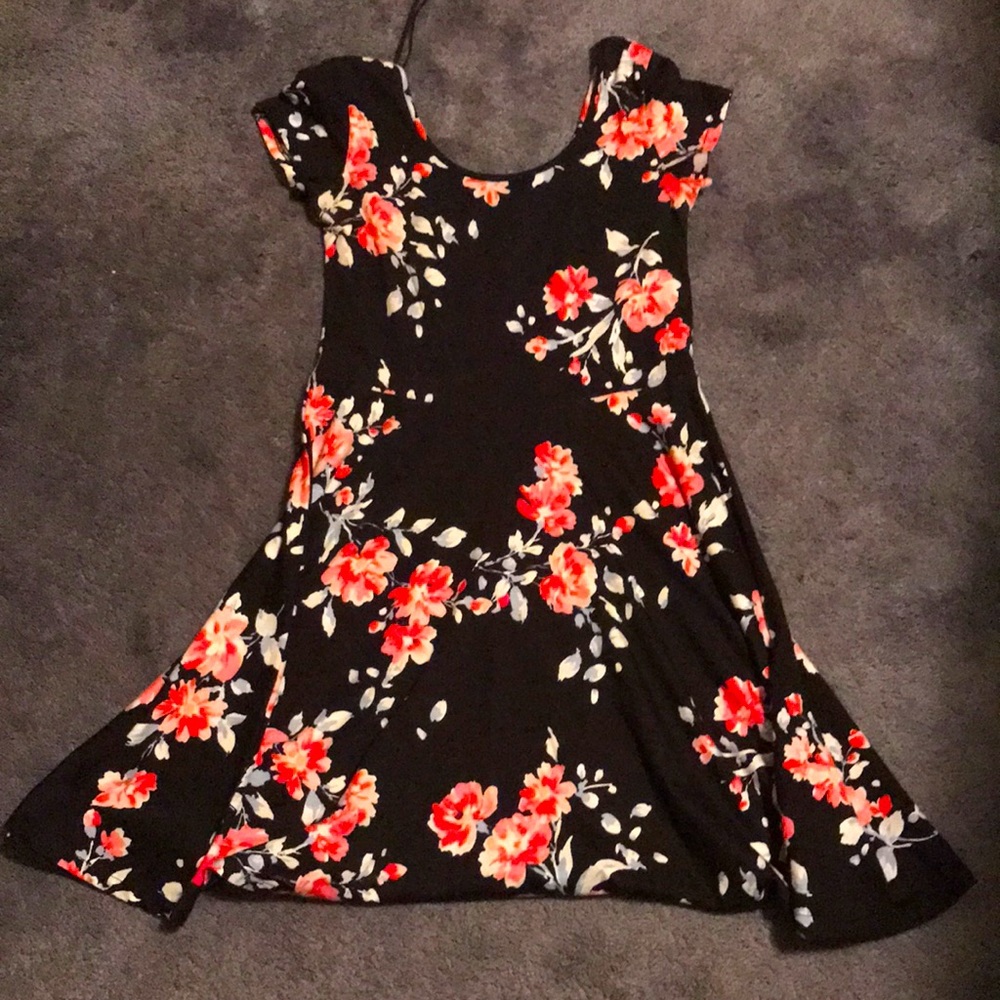 ♥️ Women’s Black floral dress